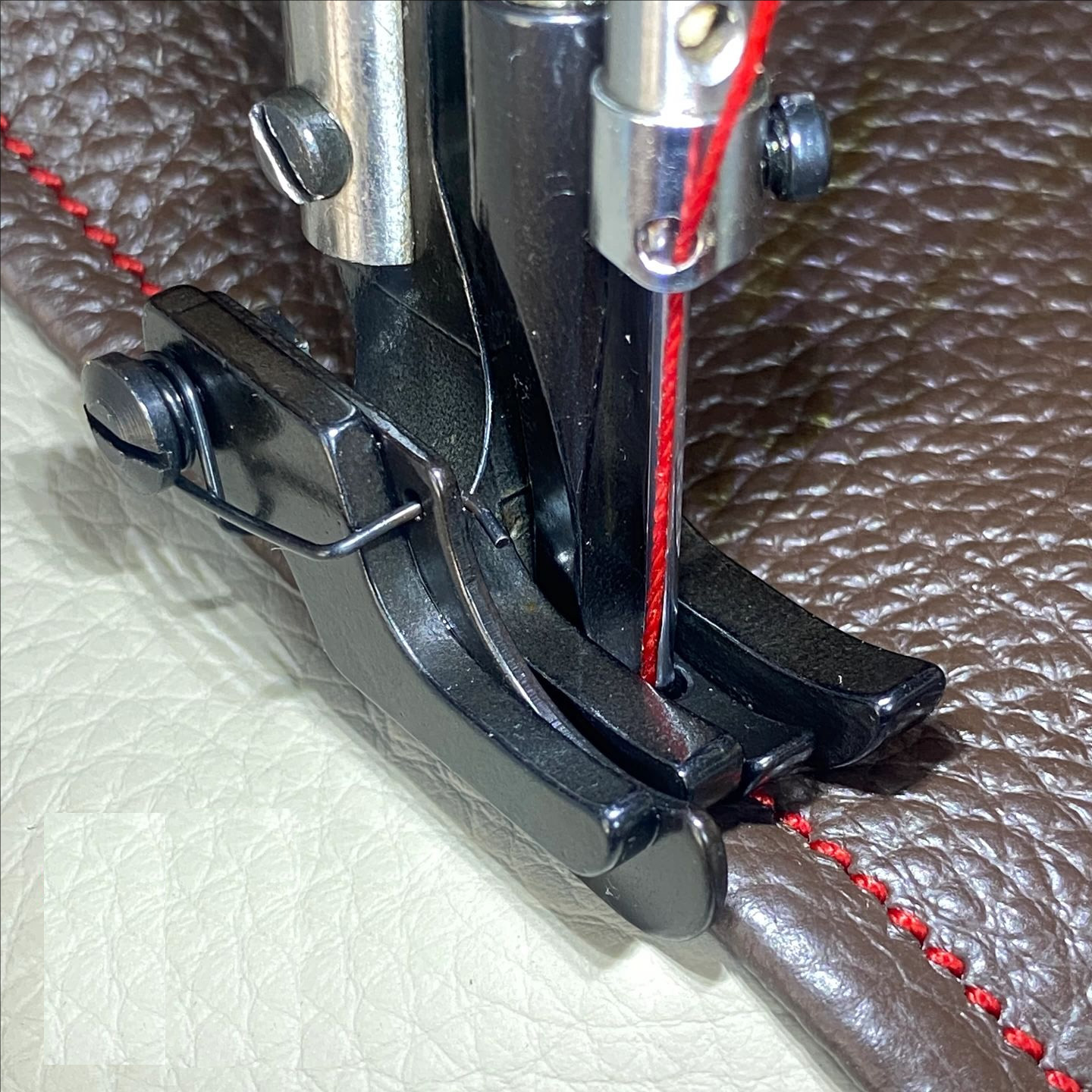 Sewing Factory - #S585R/S585L WALKING FOOT RIGHT/LETF EDGE GUIDE